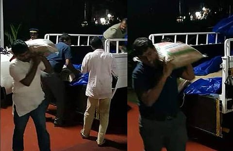 ഇതാണ് മാതൃക ! ദുരിതക്കയത്തില്‍ പ്രോട്ടോക്കോളും പദവിയും നോക്കാതെ ചുമടെടുത്ത് ഐഎഎസുകാര്‍