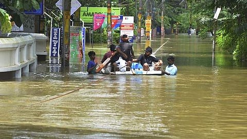 ഈ മഴപ്പെയ്ത്ത് ചരിത്രത്തിലേക്ക് ; കേരളത്തില്‍ പെയ്തിറങ്ങിയത് 164 ശതമാനം അധികമഴ