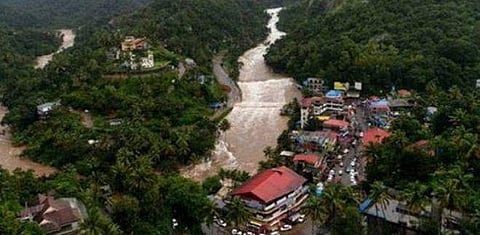 തലങ്ങും വിലങ്ങും വ്യാജവാര്‍ത്തകള്‍; ജാമ്യമില്ലാ വകുപ്പ് പ്രകാരം കേസെടുക്കമെന്ന് പറഞ്ഞിട്ടും കൂസലില്ലാതെ വ്യാജന്‍മാര്‍