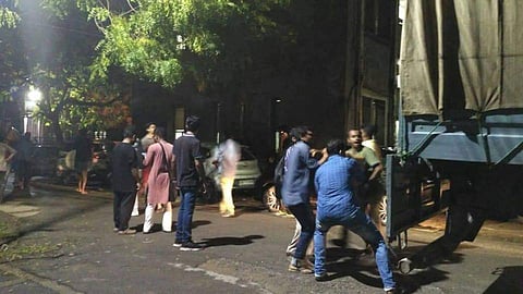 സമരമുഖത്ത് മാത്രമല്ല, ദുരിതാശ്വാസ പ്രവര്‍ത്തനങ്ങളിലും സജീവമായി ജെ.എന്‍.യു വിദ്യാര്‍ത്ഥികള്‍