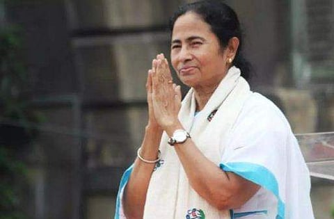 'കേരളമേ, എന്റെ ഹൃദയം നിങ്ങള്‍ക്കൊപ്പം, സാധ്യമായ എന്ത് സഹായത്തിനും തയ്യാര്‍'  ; 10 കോടി രൂപ പശ്ചിമ ബംഗാല്‍ നല്‍കുമെന്ന് മമതാ ബാനര്‍ജി