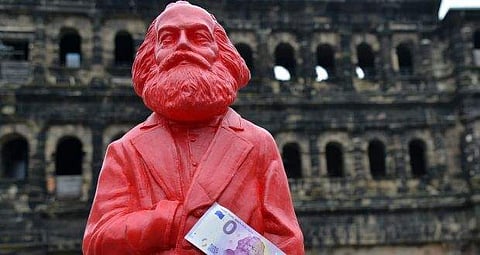 മഴ പെയ്യാന്‍ മുട്ടിനിക്കുമ്പോ ചുമ്മാ കാള്‍ മാര്‍ക്‌സ്