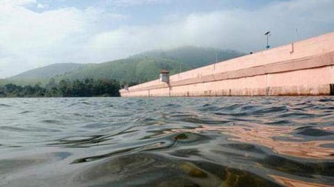 ജലനിരപ്പില്‍ നേരിയ വര്‍ധന ; മുല്ലപ്പെരിയാർ അണക്കെട്ടിന്റെ ഷട്ടറുകള്‍ വീണ്ടും തുറന്നു