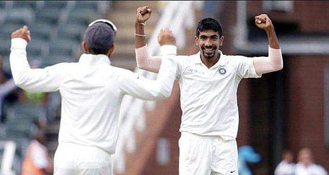 ആ കാലുകളെ ഇനിയും ഇങ്ങനെ വിട്ടുകൂടാ, ഭൂമ്രയുടെ നോബോള്‍ വിക്കറ്റിനെ ട്രോളി ആരാധകര്‍