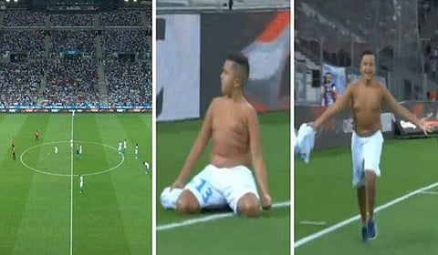 പയ്യന്‍ ആള് കൊള്ളാം; കിട്ടിയ ചാന്‍സ് മുതലാക്കി, ഗോളടിച്ച്, ഒരു കിടു ആഘോഷം (വീഡിയോ)