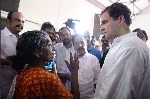 പ്രളയബാധിത പ്രദേശങ്ങളിൽ രാഹുലിന്റെ സന്ദർശനം തുടങ്ങി ; ആദ്യമെത്തിയത് ചെങ്ങന്നൂരിൽ