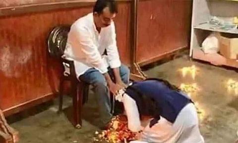 നിര്‍ബന്ധിത പാദപൂജ: സ്‌കൂള്‍ മാനേജ്‌മെന്റ് വിശദീകരണം ഡിപിഐ തളളി 