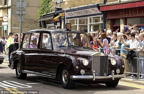 എ​​​ലി​​​സ​​​ബ​​​ത്ത് രാ​​​ജ്ഞി​​​യു​​​ടെ റോ​​​ള്‍​​​സ് റോ​​​യ്സ് ലേലത്തിന്; 40 വർഷമായി രാജ കുടുംബം സൂക്ഷിക്കുന്നു