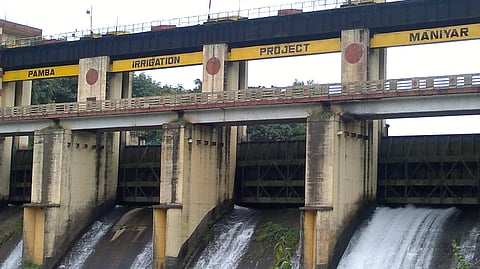 കുത്തൊഴുക്കില്‍ മണിയാര്‍ അണക്കെട്ടിന് ഗുരുതര തകരാറ്; രണ്ടാമത്തെ ഷട്ടറിന്റെ കോണ്‍ക്രീറ്റ്‌ അടര്‍ന്നു