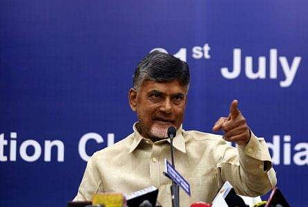 ഇന്ധന വിലയില്‍ ഇളവ് പ്രഖ്യാപിച്ച് ആന്ധ്ര; പെട്രോളിനും ഡീസലിനും രണ്ട് രൂപ കുറയ്ക്കും