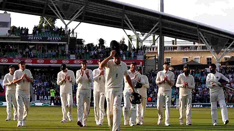 ഡ്രസിങ് റൂമിലെ ഗ്ലാസ് അവര്‍ പൊട്ടിച്ചേനെ; കുക്കിന്റെ സെഞ്ചുറി ഇംഗ്ലണ്ട് ആഘോഷിച്ചത് ഇങ്ങനെയാണ്‌