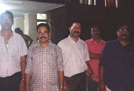 മോഷ്ടാക്കള്‍ തോക്ക് ചൂണ്ടി ആക്രമിച്ച് കാറുമായി കടന്നു; മലയാളികള്‍ക്ക് ഗുരുതര പരിക്ക്