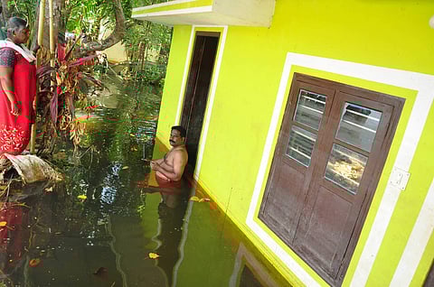 ചിത്രങ്ങള്‍ - സതീഷ് ബി. പണിക്കര്‍