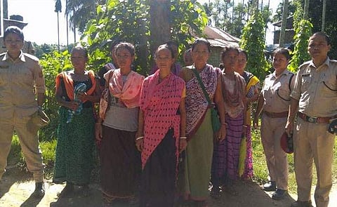 യുവതിയെ നഗ്നയാക്കി, രഹസ്യഭാഗങ്ങളില്‍ മുളക്‌പൊടി തേച്ചു: വ്യാജ മദ്യവില്‍പ്പന നടത്തിയെന്നാരോപിച്ചാണ് ആക്രമണം