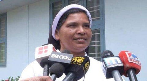 കാരയ്ക്കാമല പളളിയില്‍ സംഘര്‍ഷം, പാരിഷ് കൗണ്‍സില്‍ യോഗത്തിലേക്ക് വിശ്വാസികള്‍ തളളിക്കയറി; സിസ്റ്റര്‍ ലൂസിക്കെതിരായ നടപടി പിന്‍വലിച്ചതായി ഇടവക 