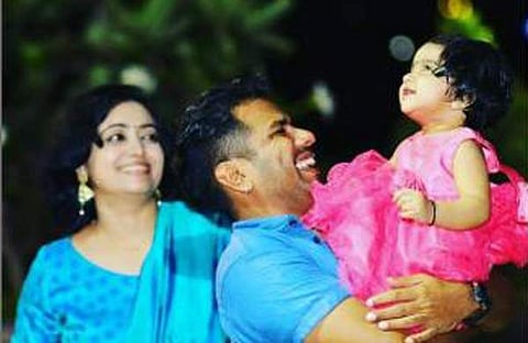 'നിങ്ങളുടെ മഞ്ഞപ്പത്ര വാര്‍ത്തയാക്കി ആ കലാകാരന്റെ അകാലമരണം മാറ്റരുത്, ആ അച്ഛനും മകളും സ്വസ്ഥമായി ഉറങ്ങട്ടേ'