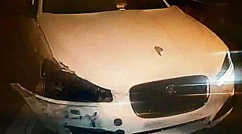 പാന്‍ മസാല തുപ്പാന്‍ ഓടുന്ന കാറില്‍ നിന്നും തല പുറത്തേക്കിട്ട യുവാവിന് ദാരുണാന്ത്യം; ഇടിയുടെ ആഘാതത്തില്‍ തലച്ചോര്‍ തകര്‍ന്നു