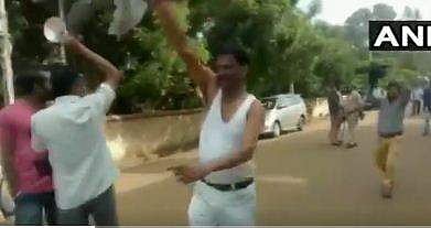 വിജയിച്ചതിന് പിന്നാലെ ഷര്‍ട്ടൂരി ബിജെപി സ്ഥാനാര്‍ത്ഥിയുടെ ആഹ്ലാദപ്രകടനം; വീഡിയോ വൈറല്‍ 