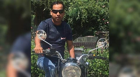 പട്രോളിങ് വാഹനത്തിൽ കാറിടിച്ചെന്നാരോപിച്ച് ആപ്പിൾ സ്റ്റോർ ജീവനക്കാരനെ യുപി പൊലീസ് വെടിവച്ചു കൊന്നു