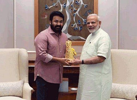 രണ്ടു വര്‍ഷം മുമ്പും മോദി മോഹന്‍ലാലിനെ വിളിച്ചു, കൂടിക്കാഴ്ച വസതിയില്‍ വച്ച് ; രാഷ്ട്രീയമില്ലെന്നു സുഹൃത്തുക്കള്‍
