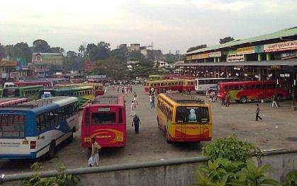 പ്രളയപ്പിരിവില്‍ നിന്നും കൈയ്യിട്ട് വാരി ബസുടമകള്‍; പിരിച്ചത് 11 ബസുകളില്‍, നല്‍കിയത് നാല് ബസിലെ കളക്ഷന്‍  