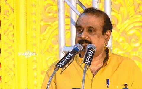 'മതിലുകളിലൊക്കെ ഇഷ്ടികയും കല്ലും തെറിച്ചു പോയി'; വിമര്‍ശനവുമായി സെന്‍കുമാര്‍