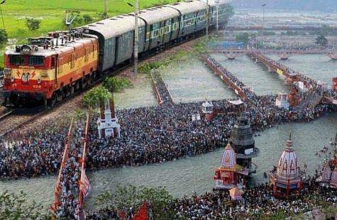കുംഭമേളയ്ക്ക് അഞ്ച് സ്‌പെഷ്യല്‍ ട്രെയിനുകള്‍ കൂടി ; 15 ന് സര്‍വ്വീസ് ആരംഭിക്കുമെന്ന് റെയില്‍വേ