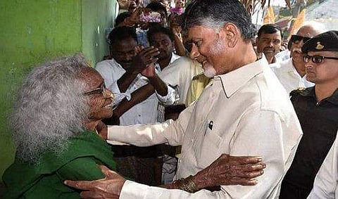 54 ലക്ഷം പേര്‍ക്ക് പെന്‍ഷന്‍ ഇരട്ടിയാക്കി ചന്ദ്രബാബു നായിഡു ; ലക്ഷ്യം തെരഞ്ഞെടുപ്പ് തന്നെ? 