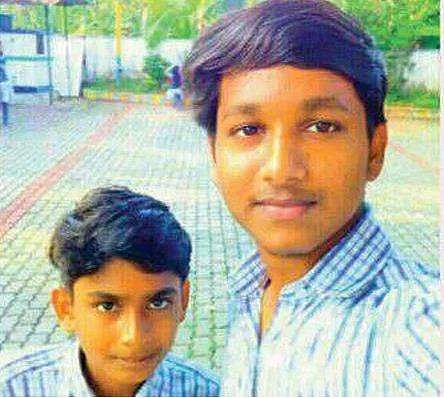 റെയിൽവേ ട്രാക്കിൽ സെൽഫിയെടുക്കാൻ ശ്രമം ; രണ്ട് സ്കൂൾ വിദ്യാർത്ഥികൾ ട്രെയിൻ ഇടിച്ച് മരിച്ചു