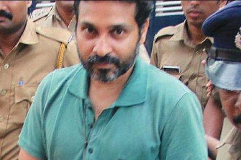 മുഹമ്മദ് നിസാമിന്  അമ്മയെ കാണാന്‍ അനുമതി ;  മറ്റാരെയും കാണാന്‍ ശ്രമിക്കരുതെന്ന് ഹൈക്കോടതി