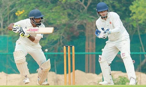 രഞ്ജി ട്രോഫി ക്വാര്‍ട്ടറില്‍ കേരളത്തിന് മോശം തുടക്കം, അഞ്ച് വിക്കറ്റ് വീണു, സഞ്ജു റിട്ടയേര്‍ഡ് ഹര്‍ട്ട്‌