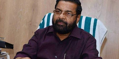 ശബരിമലയില്‍ നൂറുകണക്കിന് യുവതികള്‍ കയറി: തടയുന്നത് ഗുണ്ടായിസമെന്ന് കടകംപള്ളി സുരേന്ദ്രന്‍ 