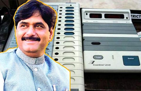 മുണ്ടെയ്ക്ക് എല്ലാം അറിയാമായിരുന്നു?; വോട്ടിങ് മെഷീന്‍ തിരിമറി വെളിപ്പെടുത്തലിന് പിന്നാലെ ബിജെപി നേതാവിന്റെ മരണത്തില്‍ അന്വേഷണം വേണമെന്ന് ആവശ്യം