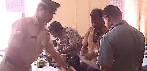 ഓപറേഷന്‍ തണ്ടര്‍; പൊലീസ് സ്റ്റേഷനുകളിൽ ക്രമക്കേടുകൾ വ്യാപകം; കണക്കിൽപ്പെടാത്ത പണവും, സ്വർണവും മുതൽ കഞ്ചാവ് വരെ