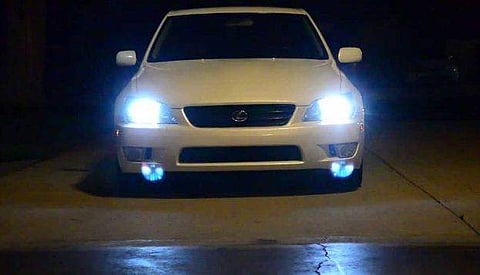 കണ്ണഞ്ചിക്കുന്ന ഹെഡ് ലൈറ്റ് മാറ്റിയില്ലെങ്കില്‍ പിടിവീഴും; പെര്‍മിറ്റും ലൈസന്‍സും റദ്ദാക്കുമെന്ന് മോട്ടോര്‍ വാഹന വകുപ്പ് 