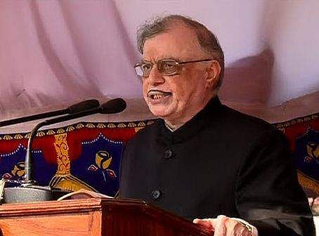 കേരള പുനർനിർമ്മാണം ഒറ്റ രാത്രികൊണ്ട് സാധ്യമല്ല ; കൂട്ടായ പ്രവർത്തനം വേണം, പ്രധാനമന്ത്രിക്കും മുഖ്യമന്ത്രിക്കും ​ഗവർണറുടെ പ്രശംസ