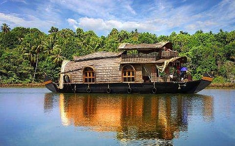 ഈ അവധിക്കാലം കേരളത്തിലാക്കൂ; കായല്‍പ്പരപ്പുകള്‍ മനോഹരമെന്ന് സിഎന്‍എന്‍ ട്രാവല്‍