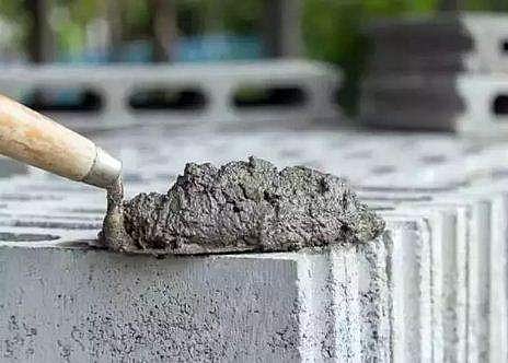 കേരളത്തില്‍ കെട്ടിട നിര്‍മ്മാണം ചെലവേറിയതാകും; സിമന്റ് ചാക്കൊന്നിന് 90 രൂപ വര്‍ധിപ്പിക്കാന്‍ നീക്കം