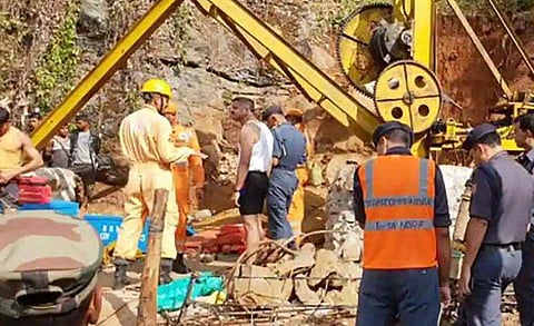 ജീവനോടെയോ അല്ലാതെയോ; ഖനിയില്‍ കുടുങ്ങിയവരെ എത്രയും വേഗം പുറത്തെടുക്കണമെന്ന് സുപ്രിം കോടതി