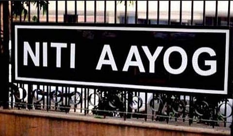 തൊഴിലില്ലായ്മ റിപ്പോര്‍ട്ടിന്റെ സത്യാവസ്ഥ അറിയില്ലെന്ന് നീതി ആയോഗ്; തൊഴിലുകള്‍ സൃഷ്ടിക്കാതെ രാജ്യത്തിന് 7.2 ശതമാനം വളര്‍ച്ച രേഖപ്പെടുത്താന്‍ കഴിയുന്നത് എങ്ങനെ?