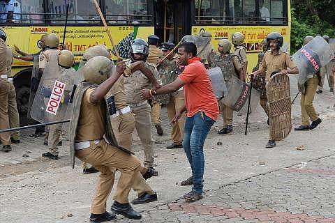 പിണറായി സര്‍ക്കാരിനെ പിരിച്ചുവിടണം; സംസ്ഥാനത്ത് രാഷ്ട്രപതിഭരണം വേണം: ഹിന്ദു സംഘടനകള്‍