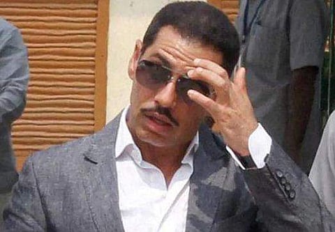 റോബര്‍ട്ട് വദ്രയ്ക്ക് ലണ്ടനില്‍ 20 ലക്ഷം പൗണ്ട് വിലമതിക്കുന്ന ഫ്‌ളാറ്റുണ്ടെന്ന് എന്‍ഫോഴ്‌സ്‌മെന്റ് ഡയറക്ട്രേറ്റ്;  ഇടനിലക്കാരനെതിരെ ജാമ്യമില്ലാ വാറന്റ് പുറപ്പെടുവിക്കണമെന്ന് ആവശ്യപ്പെട്ട് കോടതിയില്‍ ഹര്‍ജി