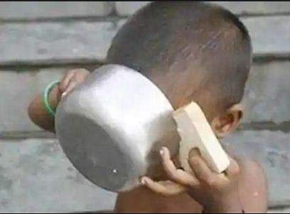 റേഷന്‍ കടയുടമയോട് ഭക്ഷണത്തിനായി കേണു; വിശപ്പ് സഹിക്കാനാവാതെ കീടനാശിനിയെടുത്ത് കുടിച്ചു; കുട്ടി ഗുരുതരാവസ്ഥയില്‍