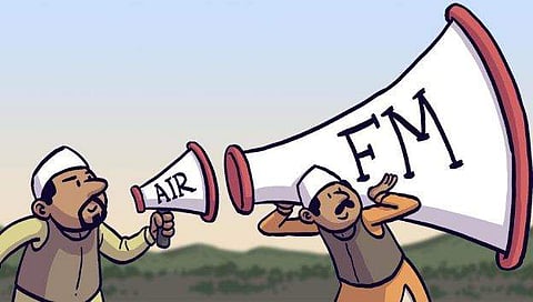 ആകാശവാണി വാര്‍ത്തകള്‍ ഇനി സ്വകാര്യ എഫ് എമ്മുകള്‍ വഴിയും ;  കൂടുതല്‍ ജനകീയമാകാന്‍ പ്രസാര്‍ ഭാരതി ഒരുങ്ങുന്നു