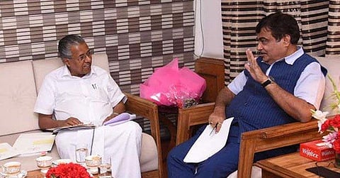 'മുഖ്യമന്ത്രിയെ നാല് തവണ വിളിച്ചുവരുത്തിയതില്‍ ലജ്ജിക്കുന്നു; ബുള്‍ഡോസര്‍ കയറ്റിയിറക്കിയാലേ പഠിക്കുകയുള്ളു'; ദേശീയ പാത അതോറിറ്റി ഉദ്യോഗസ്ഥര്‍ക്ക് നിതിന്‍ ഗഡ്കരിയുടെ ശകാരം