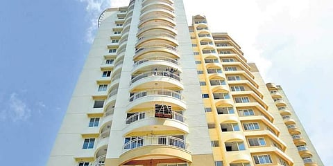 മരട്: എല്ലാ ഫ്‌ലാറ്റ് ഉടമകള്‍ക്കും 25 ലക്ഷം ഇല്ല, 14 ഉടമകള്‍ക്ക് ഇടക്കാലാശ്വാസം