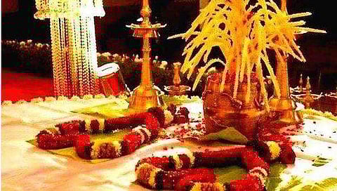 പാരസെറ്റമോൾ കഴിപ്പിച്ച് വിവാ​ഹപ്പന്തലിൽ എത്തിച്ചു; നവവരൻ മരിച്ചു; കല്യാണത്തിൽ പങ്കെടുത്ത 100 പേർക്ക് കോവിഡ്