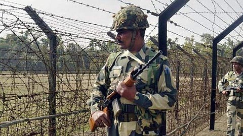 അതിര്‍ത്തിയില്‍ ബംഗ്ലാദേശ് വെടിവെയ്പ്പ്: ബിഎസ്എഫ് ജവാന്‍ കൊല്ലപ്പെട്ടു; ഒരാള്‍ക്ക് പരിക്ക്, പതിറ്റാണ്ടുകള്‍ക്ക് ശേഷം സംഘര്‍ഷാവസ്ഥ