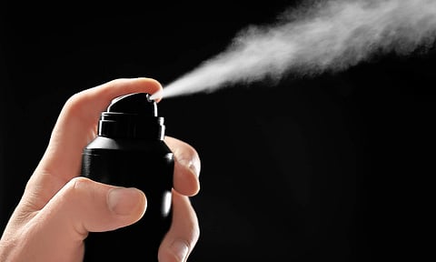 ഡിയോഡറന്റിന് അമ്മയുടെ മണം; അമിതമായി സ്‌പ്രേ ചെയ്ത പതിമൂന്നുകാരന്‍ മരിച്ചു, ദാരുണം