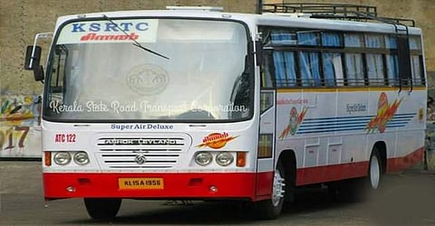 കോട്ടയത്തേക്കല്ലേ പോകുന്നതെന്ന് ചോദിച്ചപ്പോള്‍ മിന്നല്‍ ബസ് കണ്ടക്ടര്‍ ചീത്ത വിളിച്ചു, തള്ളി പുറത്താക്കി ; പരാതിയുമായി യുവാവ്